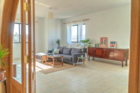 Double bedroom with ensuite in spacious corner apartment